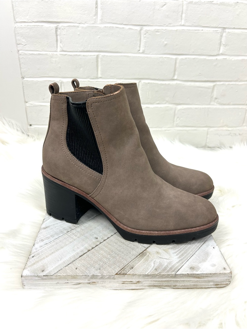 Naturalizer Madalynn Gore Water Repellent Bootie Size 9.5
